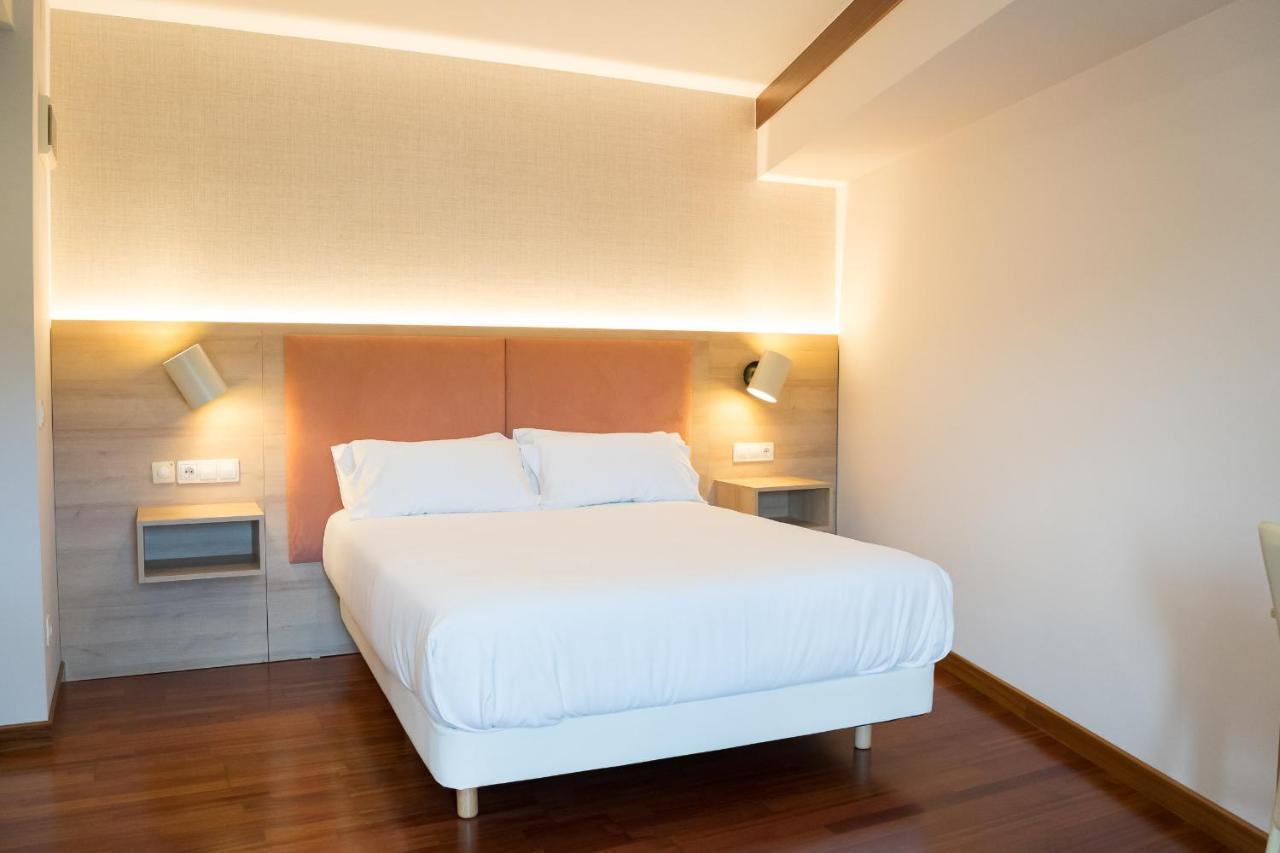 Parking Miradoiro De Belvis Hotel 2*